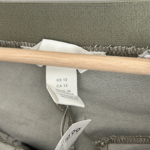 NEW H&M Cropped Green Trouser - Picture 4 of 5